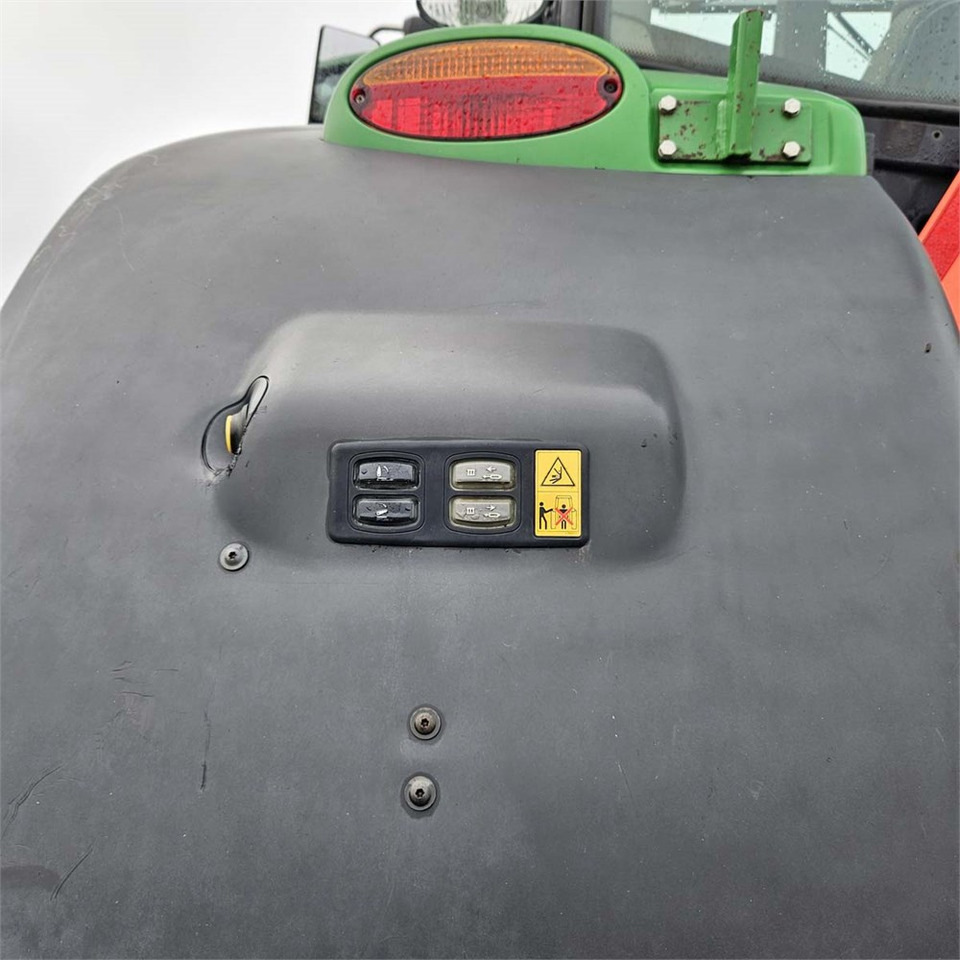 Τρακτέρ John Deere 6210 R: φωτογραφία 31