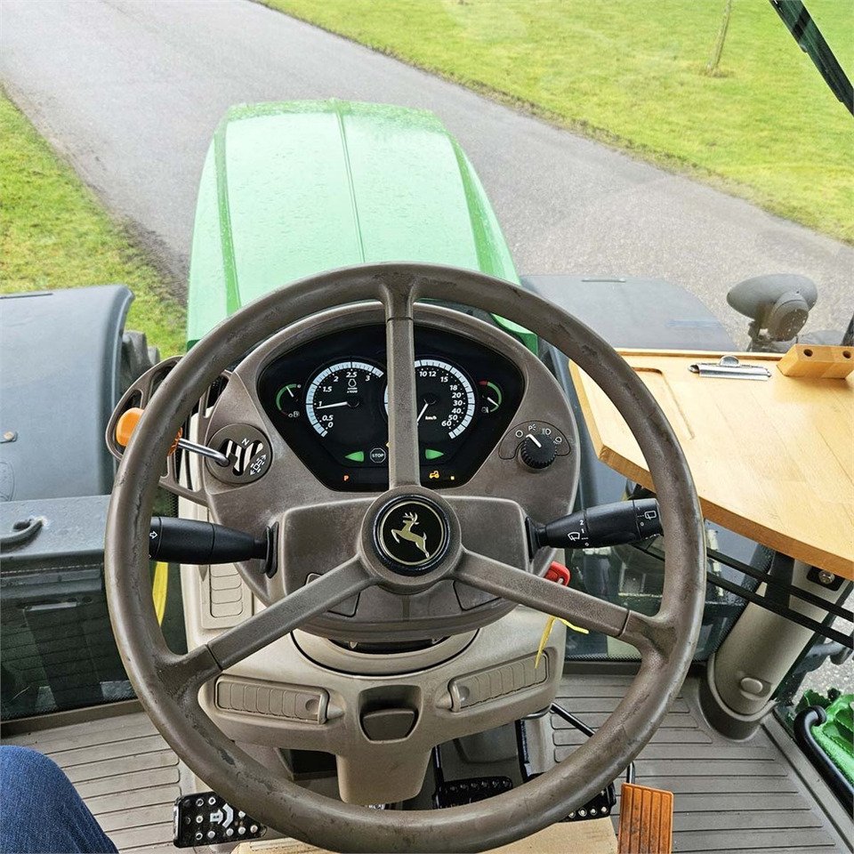 Τρακτέρ John Deere 6210 R: φωτογραφία 12