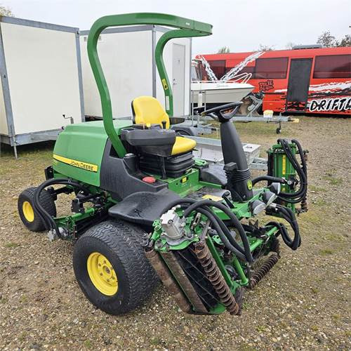 John Deere 7700 Precisioncut - Χλοοκοπτικό: φωτογραφία 3 John Deere 7700 Precisioncut - Χλοοκοπτικό: φωτογραφία 3