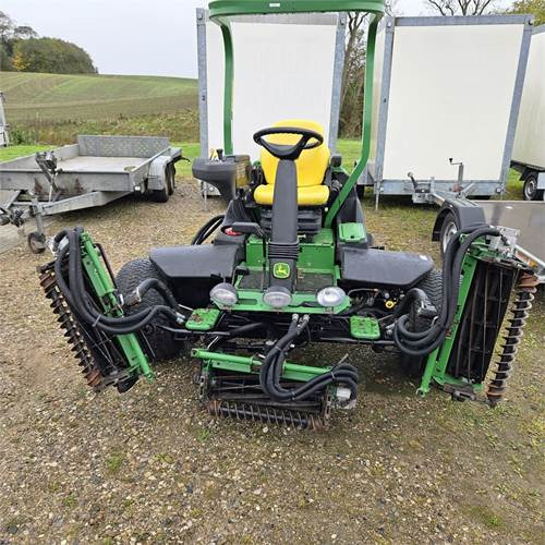 John Deere 7700 Precisioncut - Χλοοκοπτικό: φωτογραφία 2 John Deere 7700 Precisioncut - Χλοοκοπτικό: φωτογραφία 2