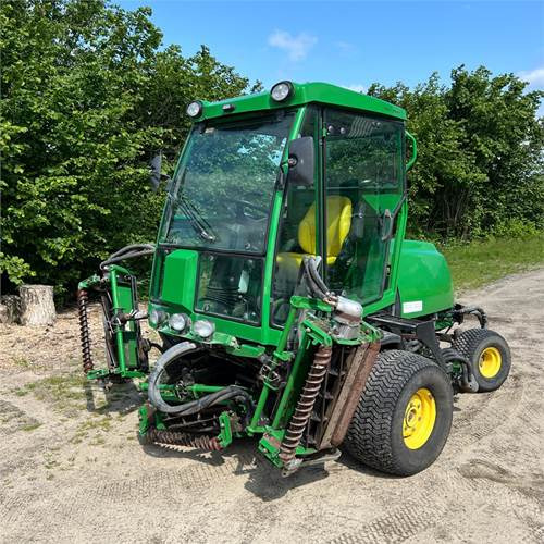 John Deere 8700 PC FM - Χλοοκοπτικό: φωτογραφία 1 John Deere 8700 PC FM - Χλοοκοπτικό: φωτογραφία 1