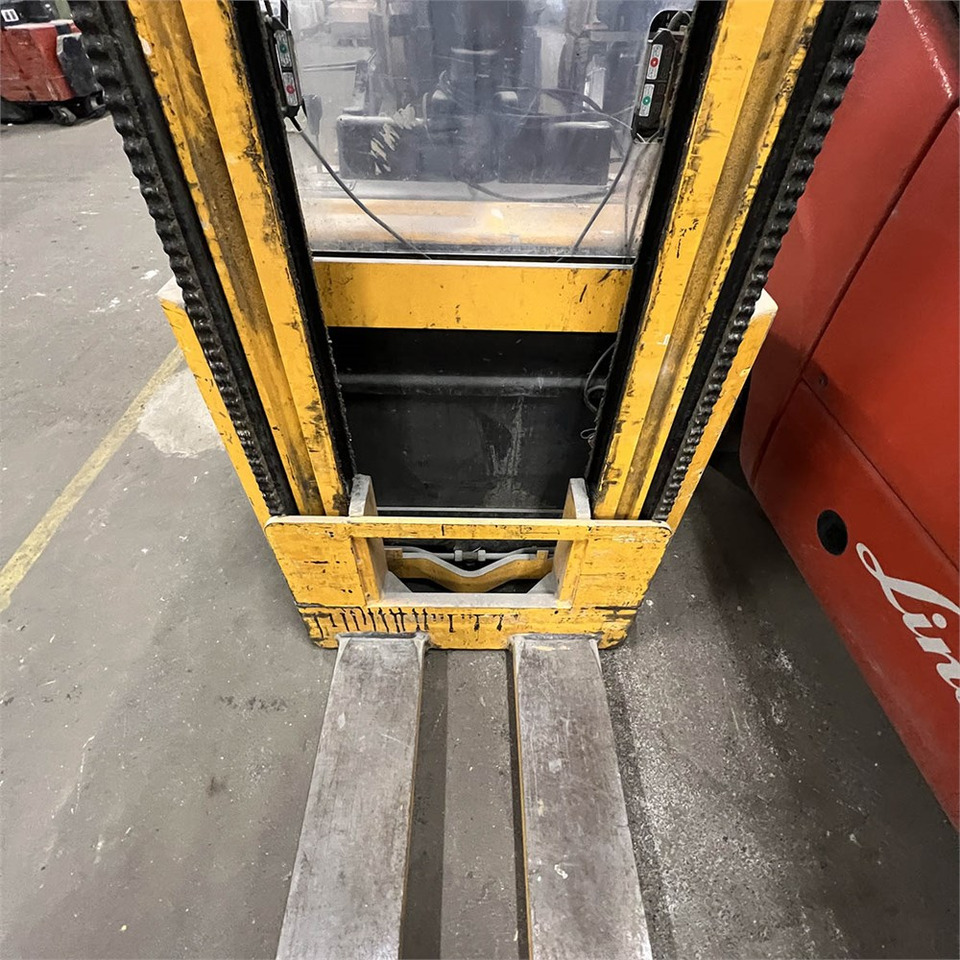 Μίσθωση Jungheinrich Hawker Perfect Plus 3 PzB 300 Jungheinrich Hawker Perfect Plus 3 PzB 300: φωτογραφία 9 Μίσθωση Jungheinrich Hawker Perfect Plus 3 PzB 300 Jungheinrich Hawker Perfect Plus 3 PzB 300: φωτογραφία 9