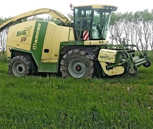 Krone BiG X V8 - Ενσιρωτική μηχανή: φωτογραφία 4 Krone BiG X V8 - Ενσιρωτική μηχανή: φωτογραφία 4