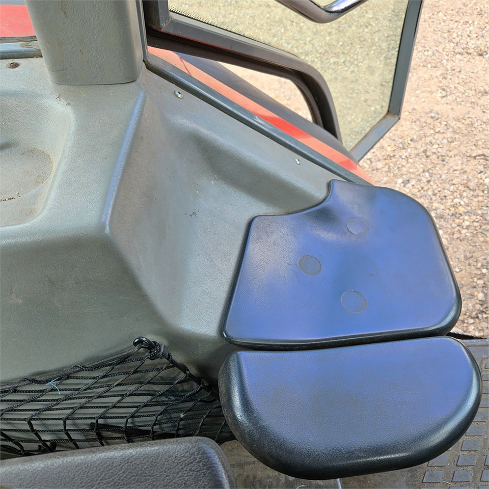 Τρακτέρ Massey Ferguson 4270: φωτογραφία 18