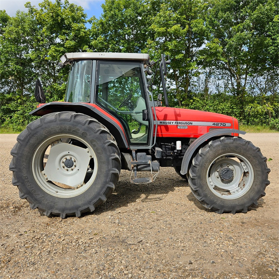 Massey Ferguson 4270 - Τρακτέρ: φωτογραφία 2 Massey Ferguson 4270 - Τρακτέρ: φωτογραφία 2