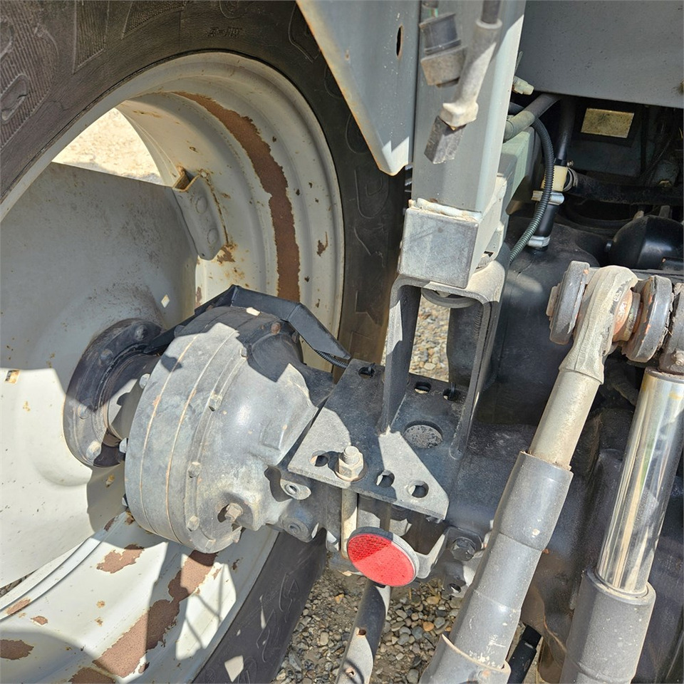Τρακτέρ Massey Ferguson 4270: φωτογραφία 42