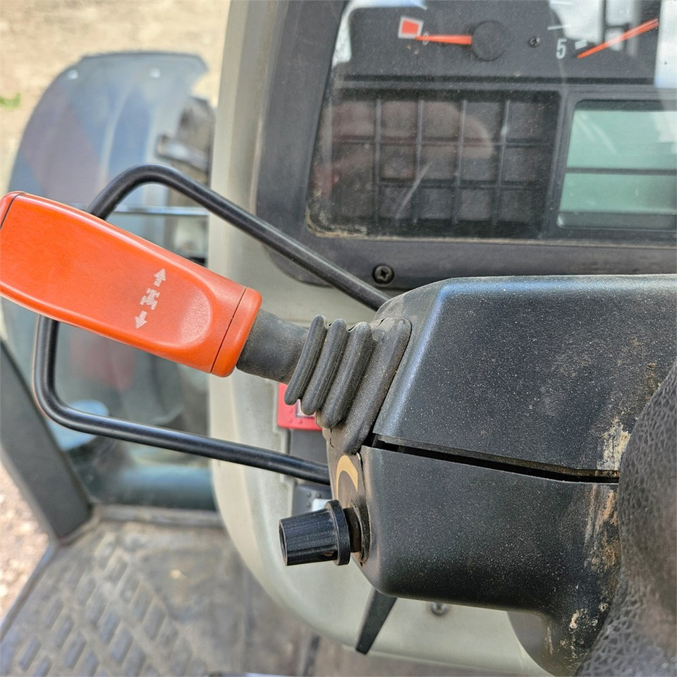 Τρακτέρ Massey Ferguson 4270: φωτογραφία 21