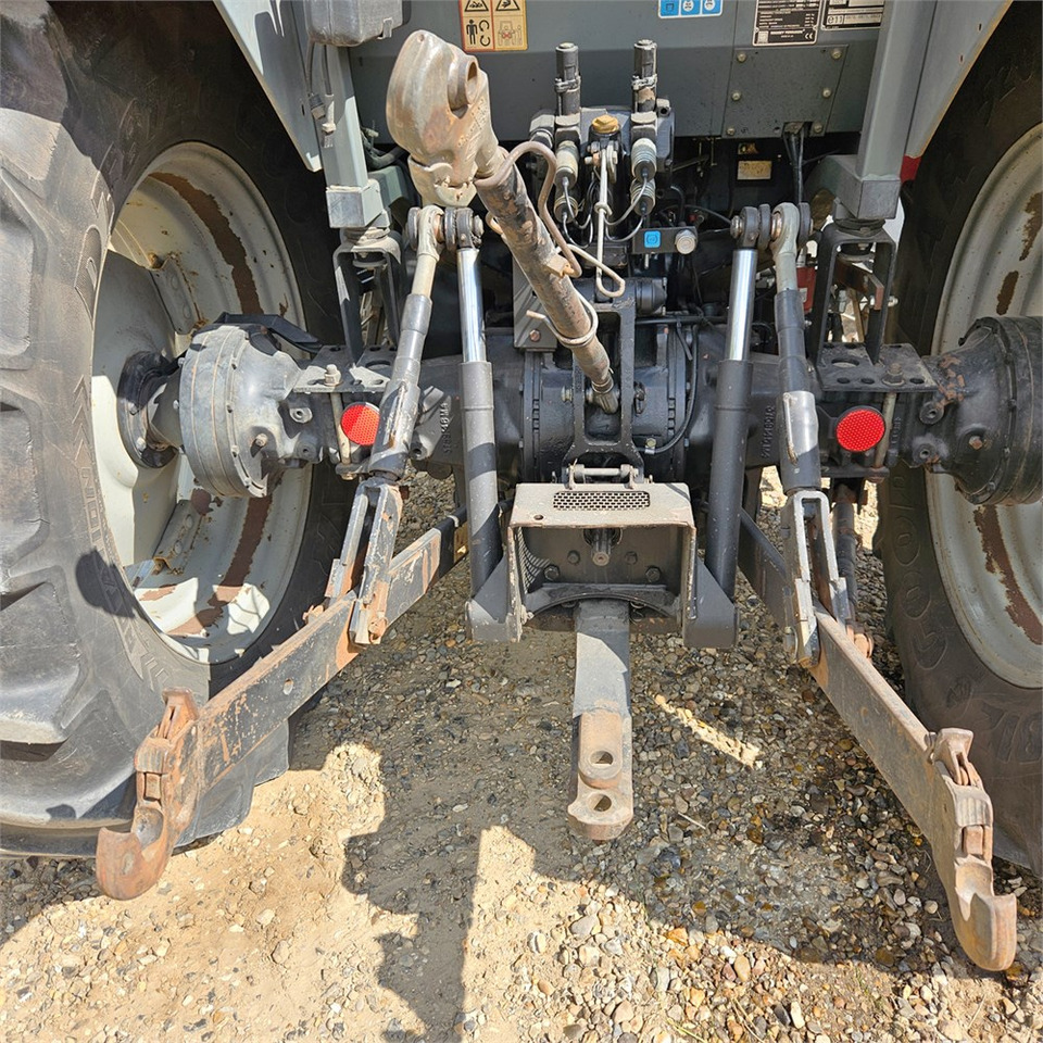 Τρακτέρ Massey Ferguson 4270: φωτογραφία 30