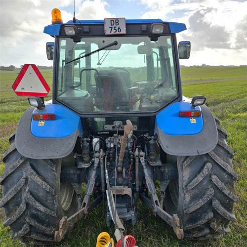 New Holland TM165 - Τρακτέρ: φωτογραφία 5 New Holland TM165 - Τρακτέρ: φωτογραφία 5