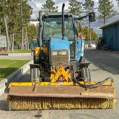 New Holland TS90 - Τρακτέρ: φωτογραφία 2 New Holland TS90 - Τρακτέρ: φωτογραφία 2
