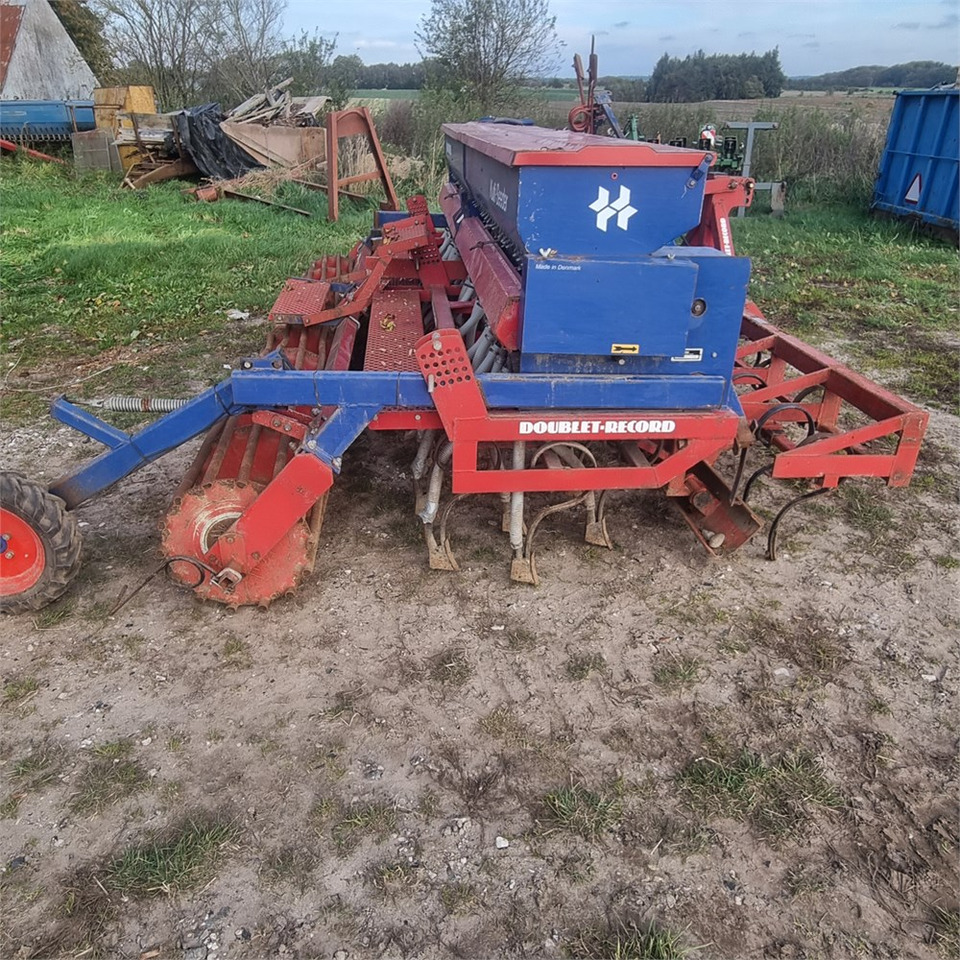 Nordsten Kulti-seeder - Μηχανήματα σποράς: φωτογραφία 2 Nordsten Kulti-seeder - Μηχανήματα σποράς: φωτογραφία 2