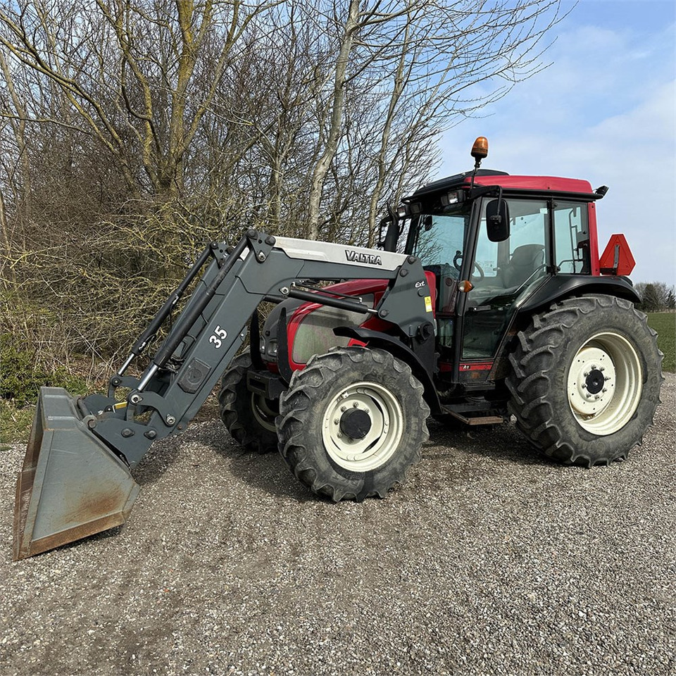 Valtra A85 - Τρακτέρ: φωτογραφία 1 Valtra A85 - Τρακτέρ: φωτογραφία 1