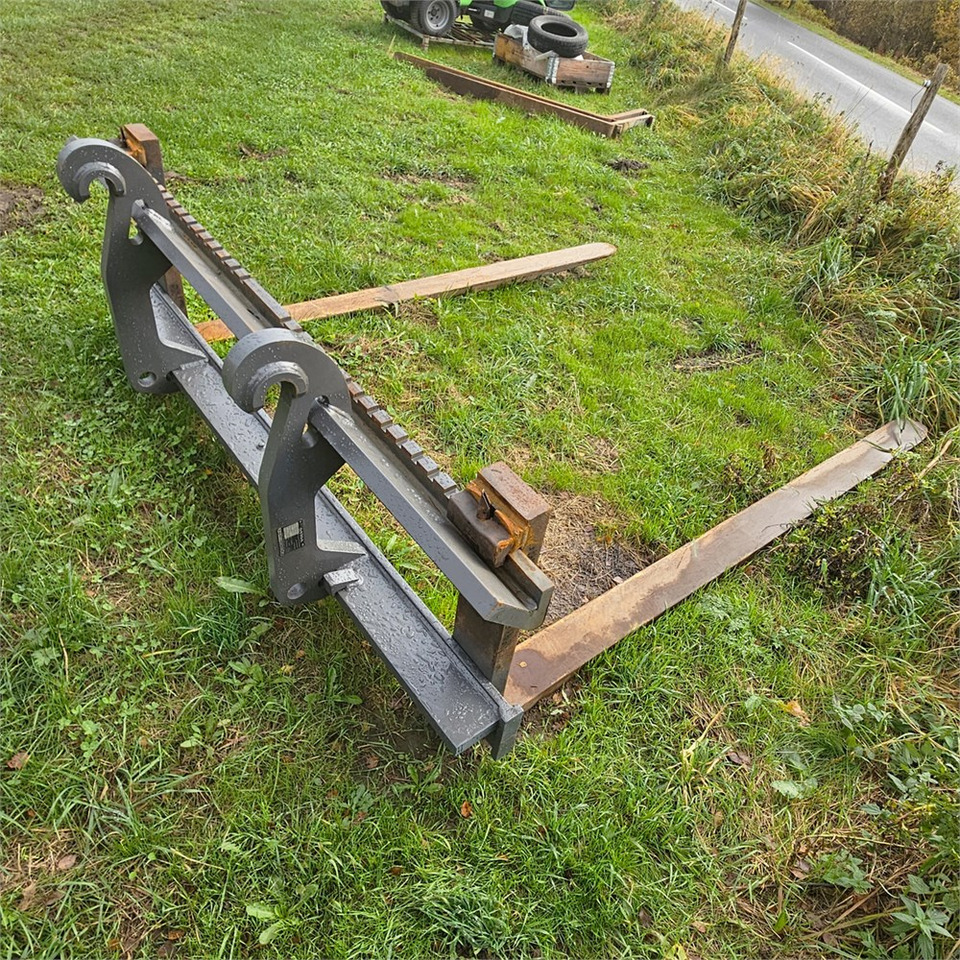 Volvo 83771 - Πιρούνες: φωτογραφία 5 Volvo 83771 - Πιρούνες: φωτογραφία 5