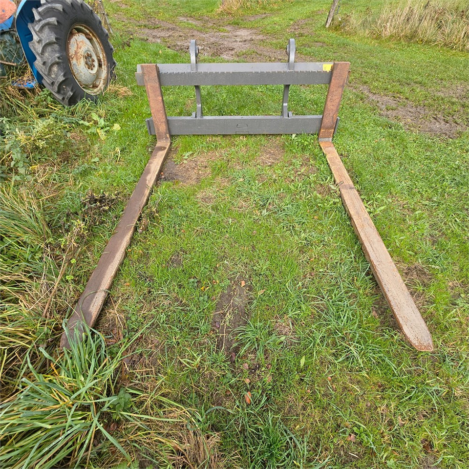 Volvo 83771 - Πιρούνες: φωτογραφία 2 Volvo 83771 - Πιρούνες: φωτογραφία 2