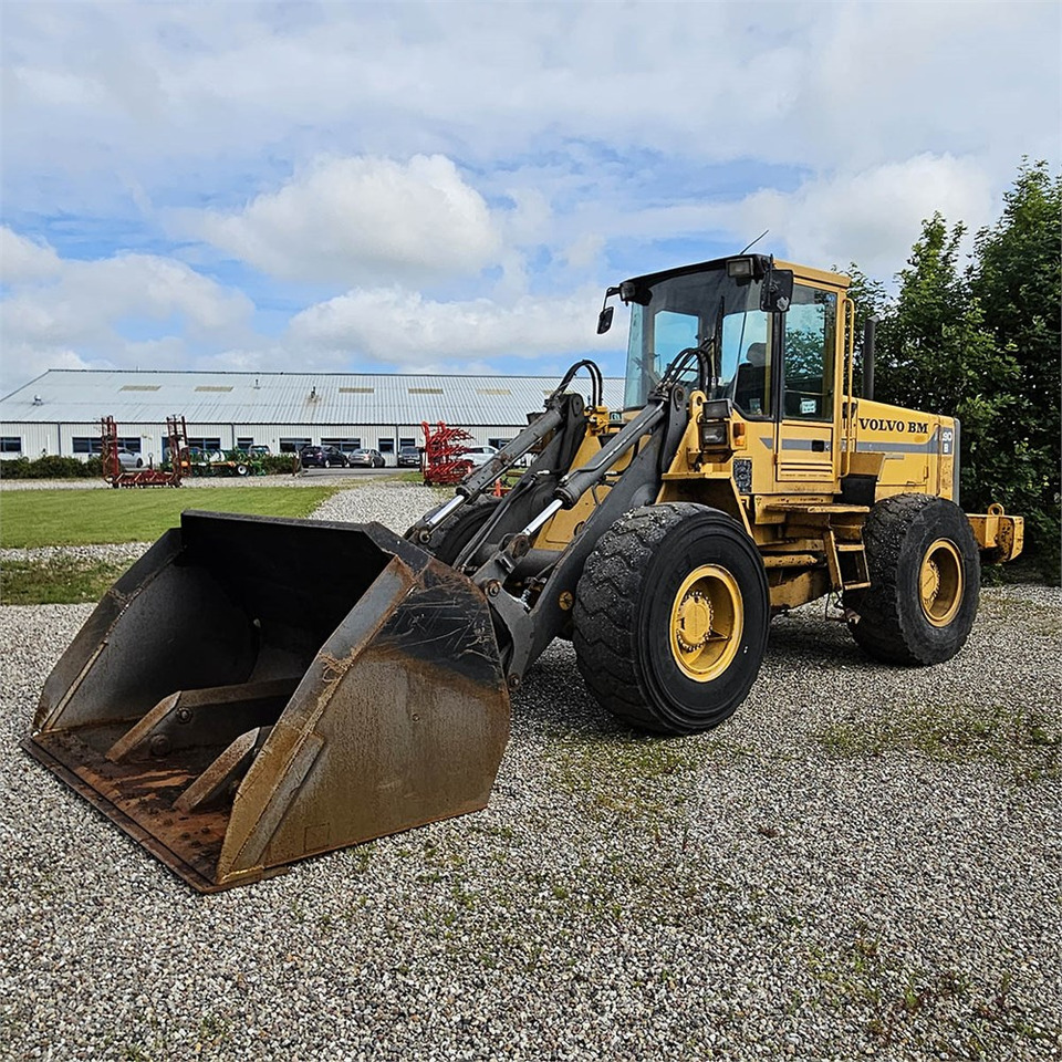 Volvo L90 B - Ελαστιχοφόρος φορτωτής: φωτογραφία 1 Volvo L90 B - Ελαστιχοφόρος φορτωτής: φωτογραφία 1