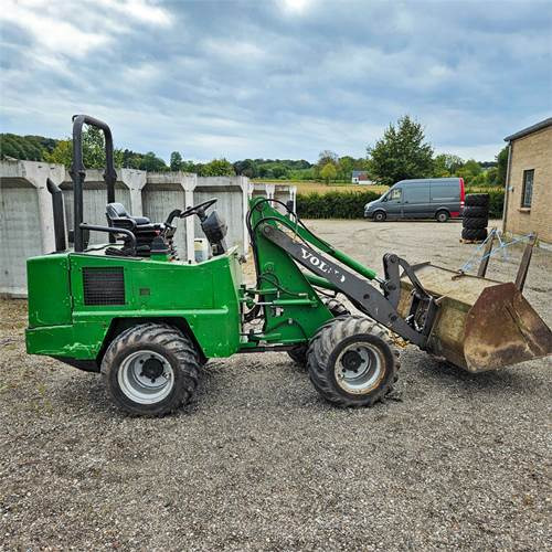 Volvo ZL302C - Ελαστιχοφόρος φορτωτής: φωτογραφία 5 Volvo ZL302C - Ελαστιχοφόρος φορτωτής: φωτογραφία 5