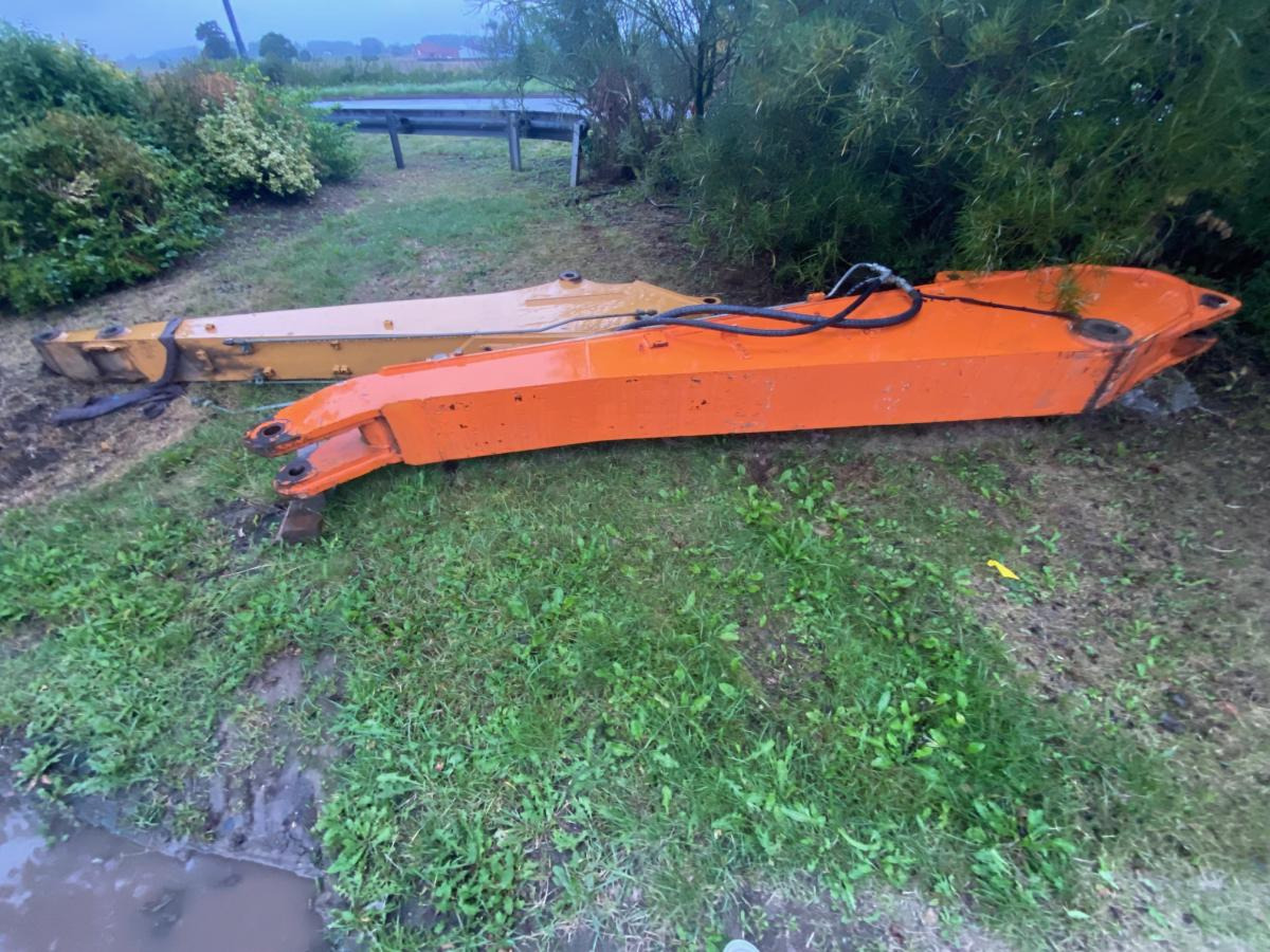 CASE ET DOOSAN BALANCIERS 2M70 & 3M - Μπούμα: φωτογραφία 3 CASE ET DOOSAN BALANCIERS 2M70 & 3M - Μπούμα: φωτογραφία 3