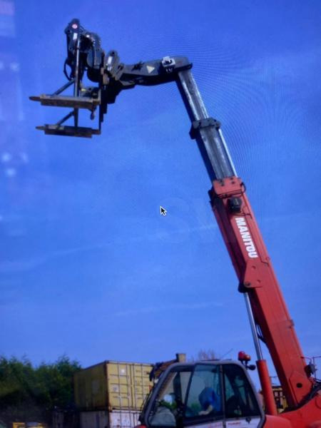 Τηλεσκοπικός φορτωτής Manitou MRT 1440 EASY: φωτογραφία 12 Τηλεσκοπικός φορτωτής Manitou MRT 1440 EASY: φωτογραφία 12