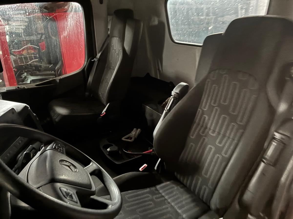 Τράκτορας Mercedes AROCS 2046: φωτογραφία 6