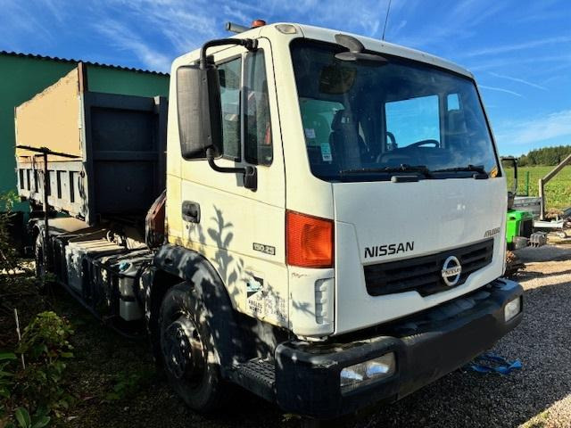Nissan ATLEON 150.25 - Φορτηγό φόρτωσης γάντζου, Φορτηγό με γερανό: φωτογραφία 2 Nissan ATLEON 150.25 - Φορτηγό φόρτωσης γάντζου, Φορτηγό με γερανό: φωτογραφία 2