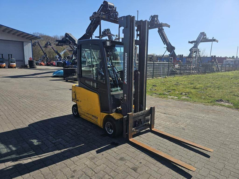 Jungheinrich EFG320 - Ηλεκτροκίνητο περονοφόρο: φωτογραφία 4 Jungheinrich EFG320 - Ηλεκτροκίνητο περονοφόρο: φωτογραφία 4