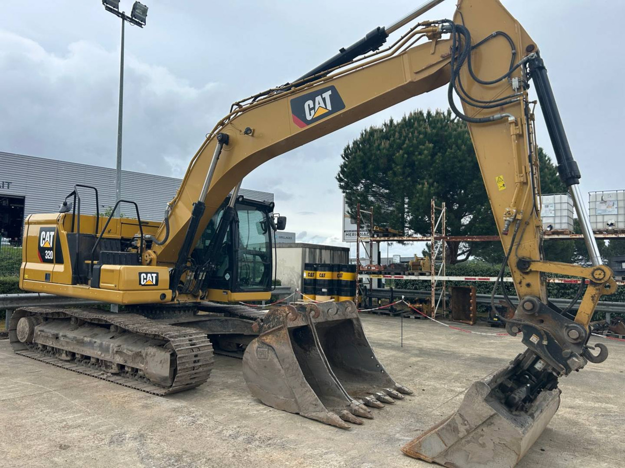 CAT 320 - Ερπυστριοφόρος εκσκαφέας: φωτογραφία 1 CAT 320 - Ερπυστριοφόρος εκσκαφέας: φωτογραφία 1