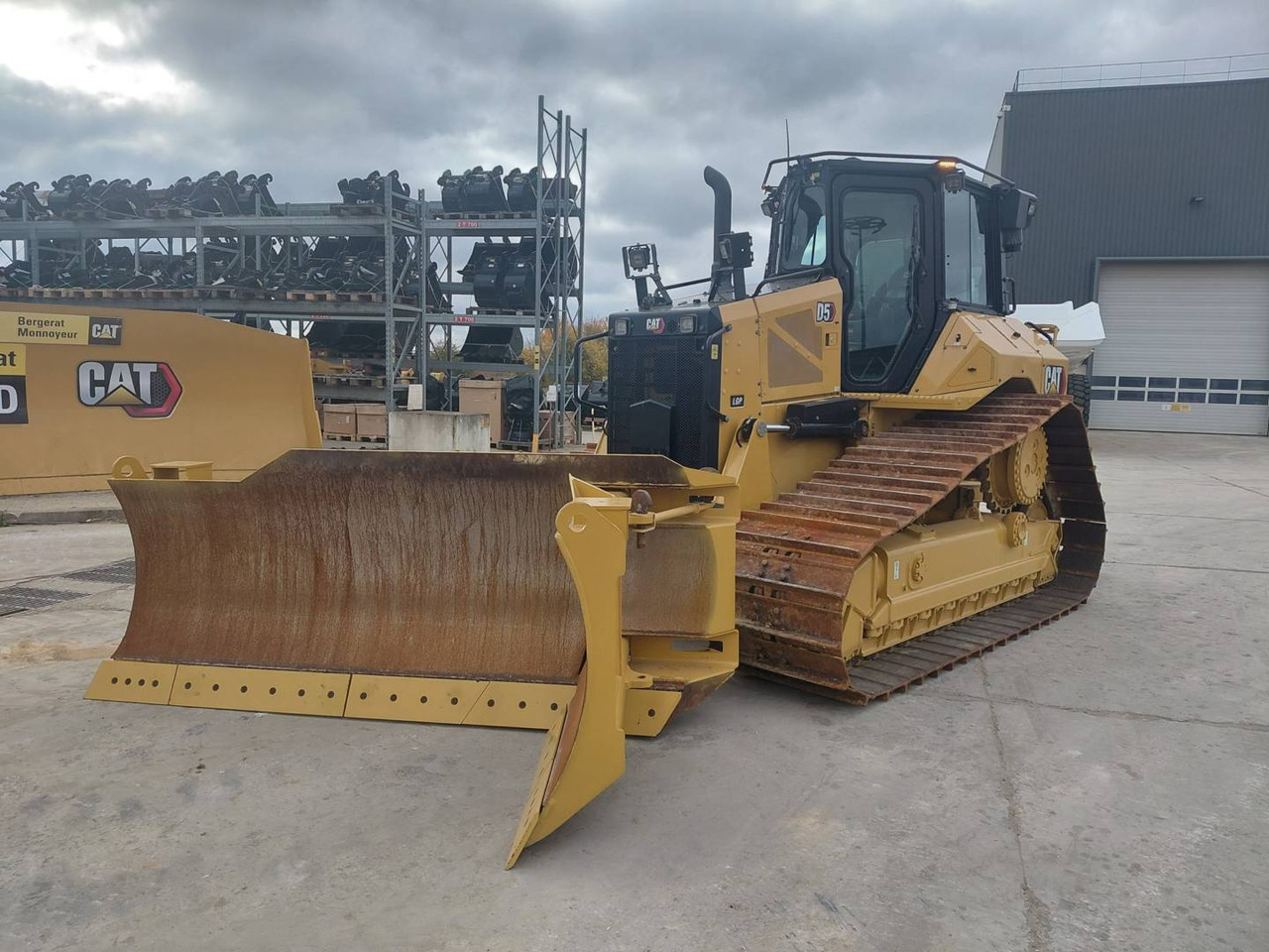 CAT D5 - Μπουλντόζα: φωτογραφία 2 CAT D5 - Μπουλντόζα: φωτογραφία 2