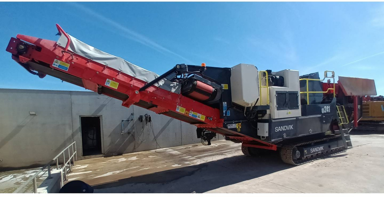 Μηχάνημα Θραύσης SANDVIK MINING & CONSTRUCTION QJ241: φωτογραφία 1
