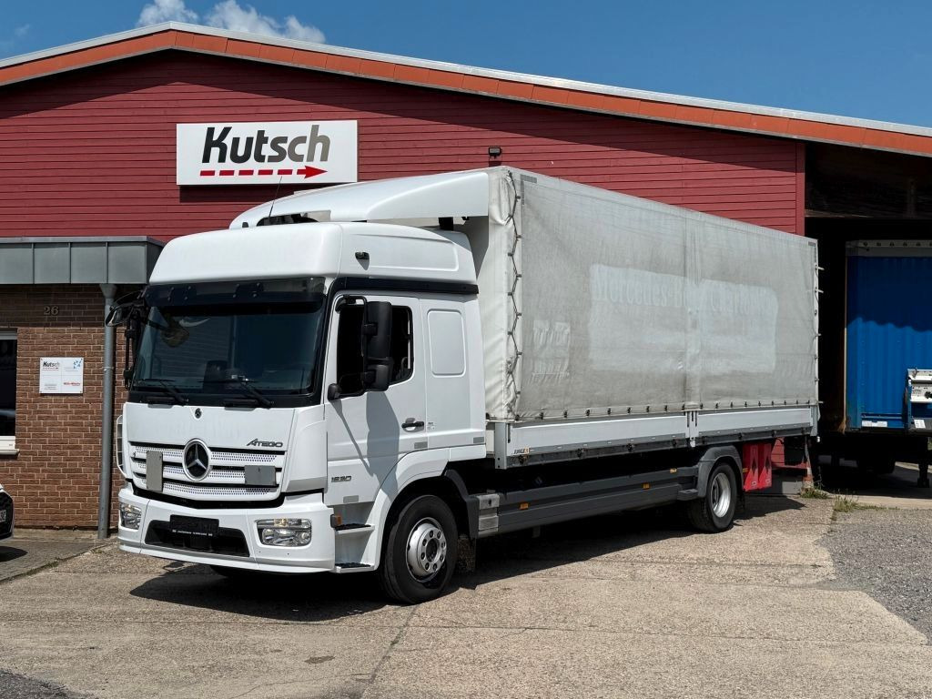 Mercedes-Benz Atego 1530L gr. Fhs. Pritsche / Plane + LBW - Φορτηγό μουσαμάς: φωτογραφία 1 Mercedes-Benz Atego 1530L gr. Fhs. Pritsche / Plane + LBW - Φορτηγό μουσαμάς: φωτογραφία 1