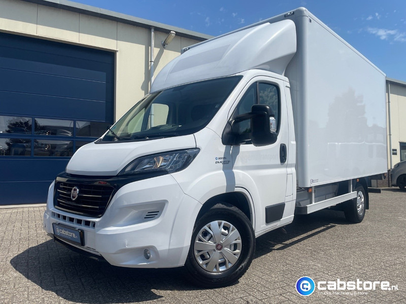 Fiat Ducato 2.3 Multijet 160 Pk Euro 6 - Bouwjaar 2021 - Handgeschakeld 6 speed - Airco - 3 zitplaatsen - Laadklep - Φορτηγό κόφα: φωτογραφία 2 Fiat Ducato 2.3 Multijet 160 Pk Euro 6 - Bouwjaar 2021 - Handgeschakeld 6 speed - Airco - 3 zitplaatsen - Laadklep - Φορτηγό κόφα: φωτογραφία 2