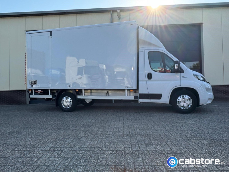 Fiat Ducato 2.3 Multijet 160 Pk Euro 6 - Bouwjaar 2021 - Handgeschakeld 6 speed - Airco - 3 zitplaatsen - Laadklep - Φορτηγό κόφα: φωτογραφία 5 Fiat Ducato 2.3 Multijet 160 Pk Euro 6 - Bouwjaar 2021 - Handgeschakeld 6 speed - Airco - 3 zitplaatsen - Laadklep - Φορτηγό κόφα: φωτογραφία 5