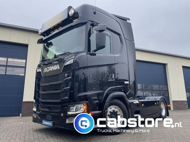 Scania S520 A 4X2NB V8 Euro 6 - Hydrauliek unit - Volledig luchtgeveerd - RETARDER - Bouwjaar 2019 - Km stand 886.500 - S-Highline - NL truck - Τράκτορας: φωτογραφία 2 Scania S520 A 4X2NB V8 Euro 6 - Hydrauliek unit - Volledig luchtgeveerd - RETARDER - Bouwjaar 2019 - Km stand 886.500 - S-Highline - NL truck - Τράκτορας: φωτογραφία 2
