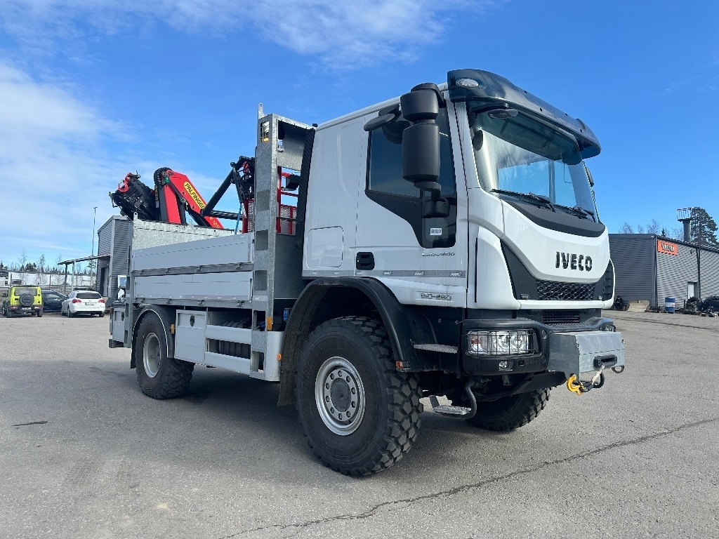 Iveco Eurocargo ML150E28 4x4 sähkölaitos varustein - Φορτηγό με γερανό: φωτογραφία 3 Iveco Eurocargo ML150E28 4x4 sähkölaitos varustein - Φορτηγό με γερανό: φωτογραφία 3
