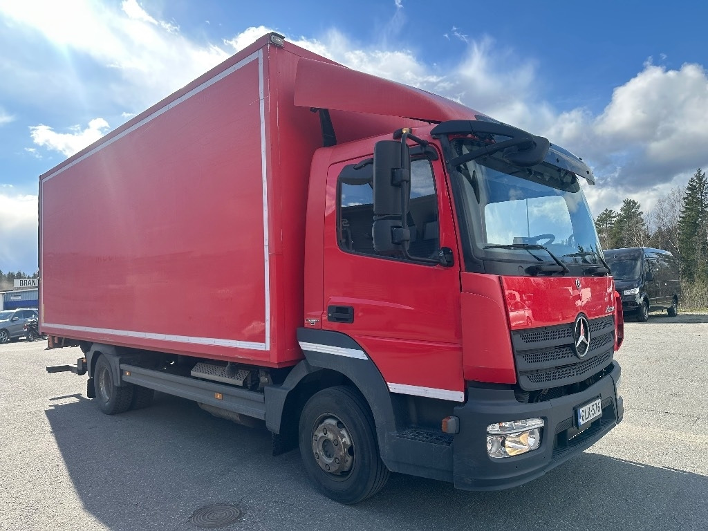 Mercedes-Benz Atego 818 - Φορτηγό κόφα: φωτογραφία 2 Mercedes-Benz Atego 818 - Φορτηγό κόφα: φωτογραφία 2
