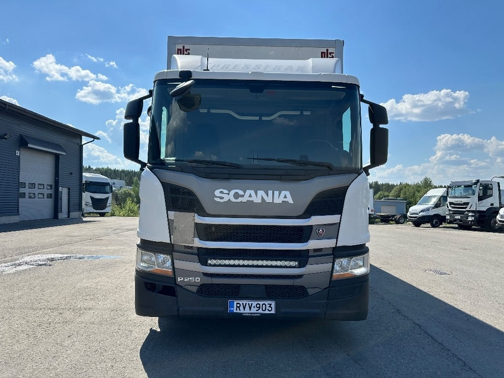 Scania P250 - Φορτηγό κόφα: φωτογραφία 2 Scania P250 - Φορτηγό κόφα: φωτογραφία 2