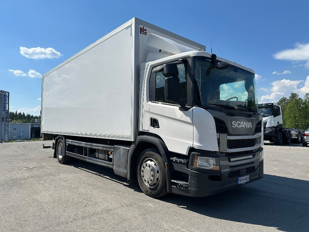 Scania P250 - Φορτηγό κόφα: φωτογραφία 3 Scania P250 - Φορτηγό κόφα: φωτογραφία 3