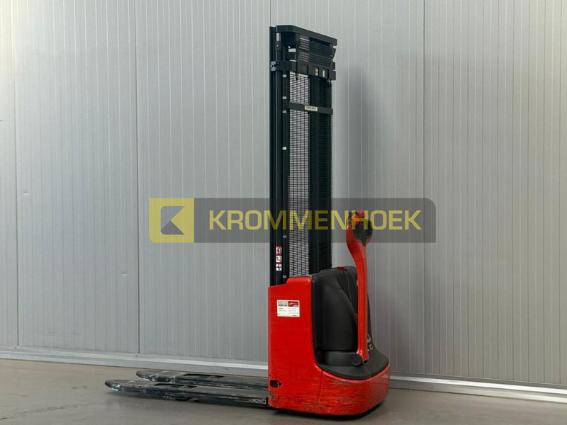 Linde L 10 - Μηχάνημα στοίβαξης: φωτογραφία 3 Linde L 10 - Μηχάνημα στοίβαξης: φωτογραφία 3
