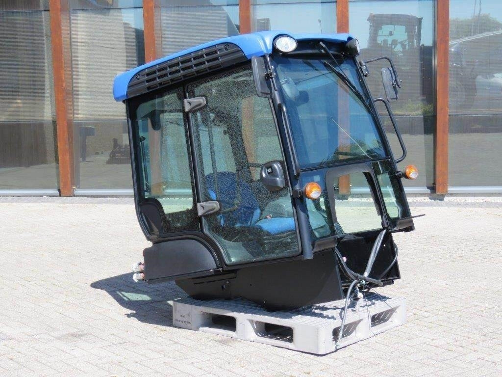 New Holland TK - Καμπίνα για Κατασκευή μηχανήματα: φωτογραφία 4 New Holland TK - Καμπίνα για Κατασκευή μηχανήματα: φωτογραφία 4