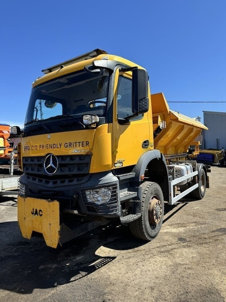 Mercedes-Benz 1824 - Κοινοτικο όχημα/ Ειδικό όχημα, Φορτηγό: φωτογραφία 1 Mercedes-Benz 1824 - Κοινοτικο όχημα/ Ειδικό όχημα, Φορτηγό: φωτογραφία 1