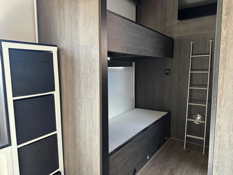 Επικαθήμενο QUALITY TRAILERS Camper 4x bed keuken douche toilet laadklep: φωτογραφία 10