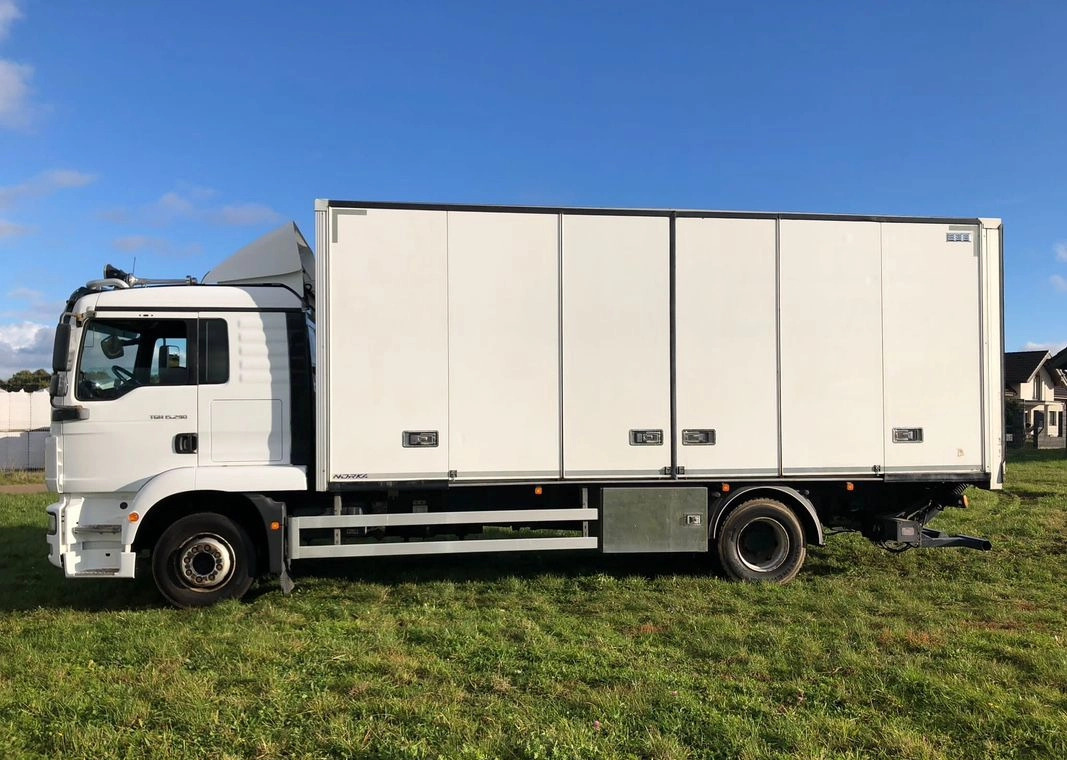 MAN 15.290 Winda Bok otwierany 18 Palet - Φορτηγό ισοθερμικό: φωτογραφία 2 MAN 15.290 Winda Bok otwierany 18 Palet - Φορτηγό ισοθερμικό: φωτογραφία 2