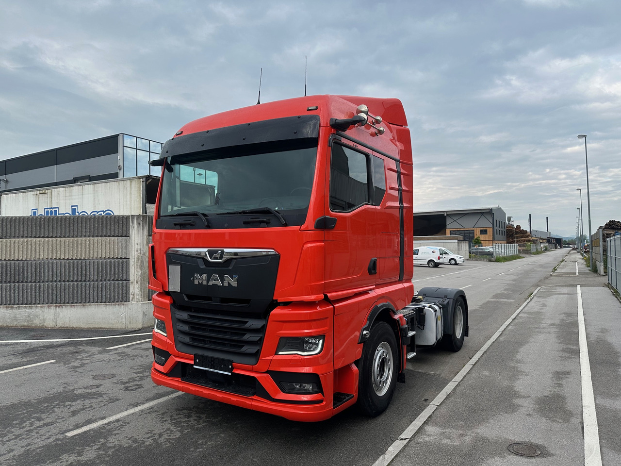 MAN TGX 18.520 4X2 LL Intarder Hydravlika ALU led TV - Τράκτορας: φωτογραφία 2 MAN TGX 18.520 4X2 LL Intarder Hydravlika ALU led TV - Τράκτορας: φωτογραφία 2