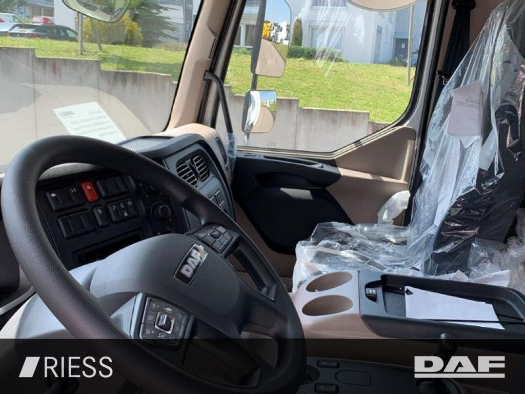 DAF XB 210 FA 7,49 to Koffer LBW Klima Automatik - Επαγγελματικό αυτοκίνητο κόφα: φωτογραφία 5 DAF XB 210 FA 7,49 to Koffer LBW Klima Automatik - Επαγγελματικό αυτοκίνητο κόφα: φωτογραφία 5