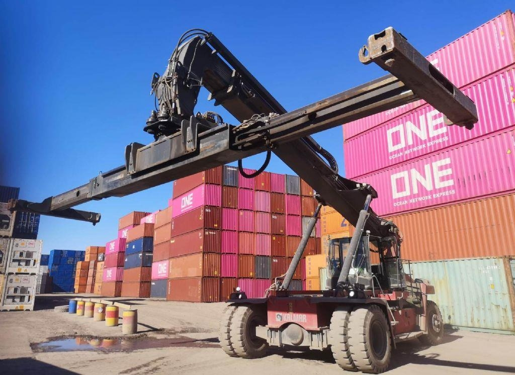 Kalmar DRG100-54S6 - Reachstacker: φωτογραφία 1 Kalmar DRG100-54S6 - Reachstacker: φωτογραφία 1