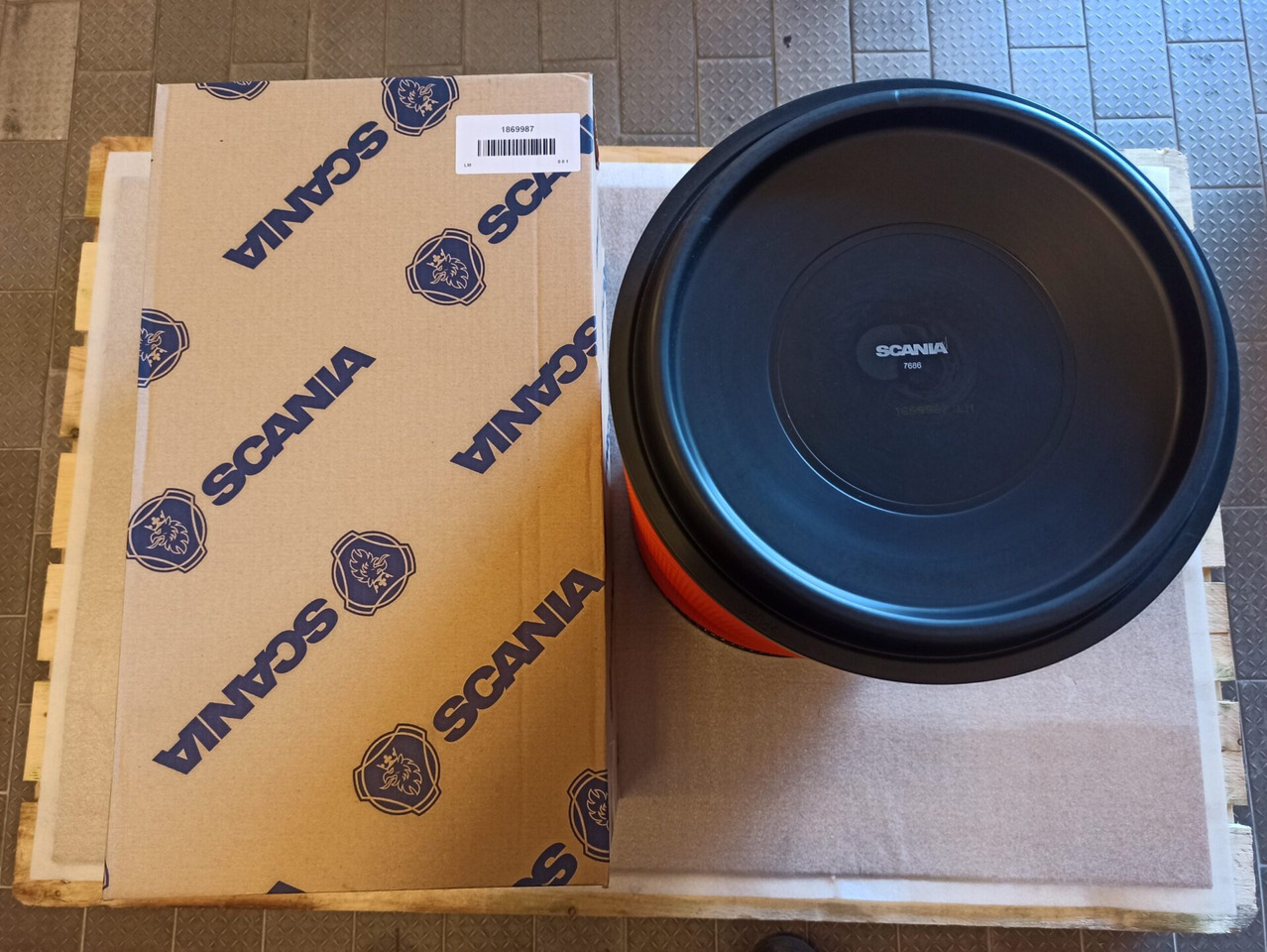 SCANIA AIR FILTER - 1869987 - Φίλτρο αέρα για Φορτηγό: φωτογραφία 1 SCANIA AIR FILTER - 1869987 - Φίλτρο αέρα για Φορτηγό: φωτογραφία 1