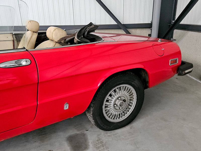 Alfa Romeo Spider 2000 - Αυτοκίνητο: φωτογραφία 5 Alfa Romeo Spider 2000 - Αυτοκίνητο: φωτογραφία 5