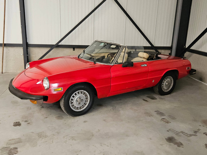 Alfa Romeo Spider 2000 - Αυτοκίνητο: φωτογραφία 2 Alfa Romeo Spider 2000 - Αυτοκίνητο: φωτογραφία 2