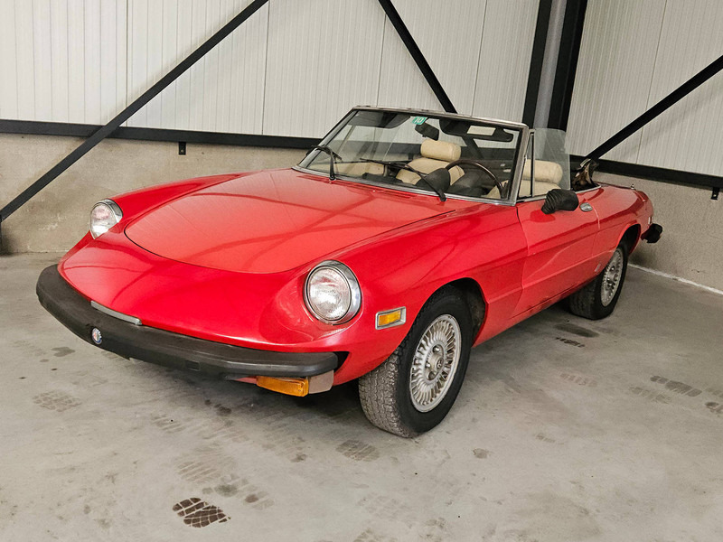 Alfa Romeo Spider 2000 - Αυτοκίνητο: φωτογραφία 1 Alfa Romeo Spider 2000 - Αυτοκίνητο: φωτογραφία 1