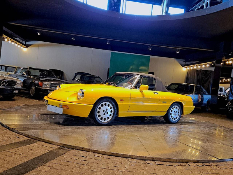 Alfa Romeo Spider (serie 4) _ 2000 - Λιμουζίνα/ Sedan: φωτογραφία 2 Alfa Romeo Spider (serie 4) _ 2000 - Λιμουζίνα/ Sedan: φωτογραφία 2