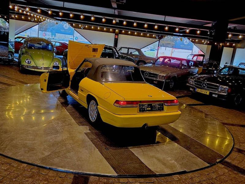 Alfa Romeo Spider (serie 4) _ 2000 - Λιμουζίνα/ Sedan: φωτογραφία 4 Alfa Romeo Spider (serie 4) _ 2000 - Λιμουζίνα/ Sedan: φωτογραφία 4